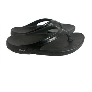 OOFOS OOlala Flip Flop in Black Size 10